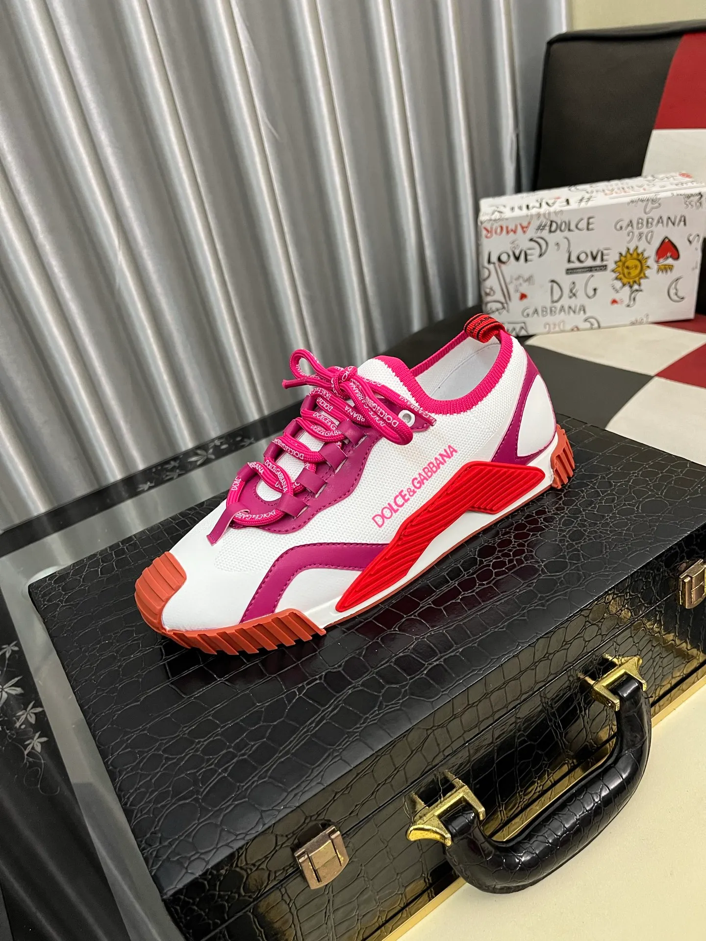Men's Men's Shoes💰420⌚️⌚️Dolce&Gabbana••DG✔️Men's Sports•Casual Shoes. Original goods from top counters. Original imported cowhide, multi-material splicing design ➕Imported cowhide lining, cowhide feet ➕Original TPR elastic outsole. Size: 35-46